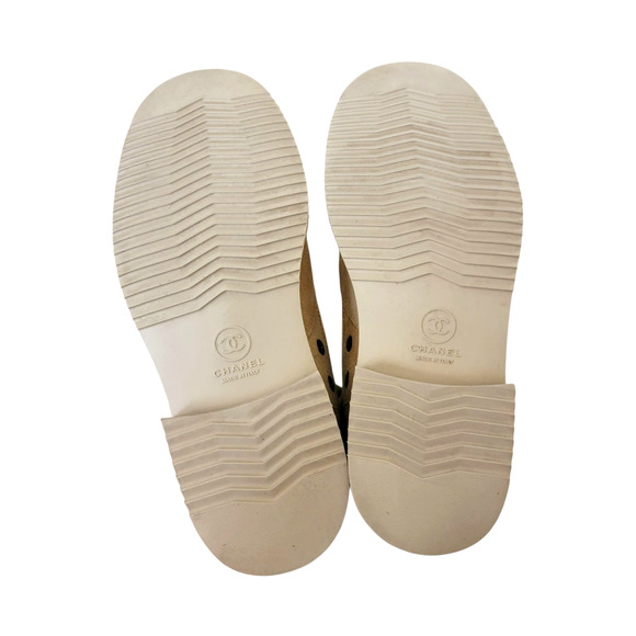 Chanel Beige Suede Canvas CC Combat Boots G30614 Lace Up IT 38 US 7–7.5 - Picture 11 of 13